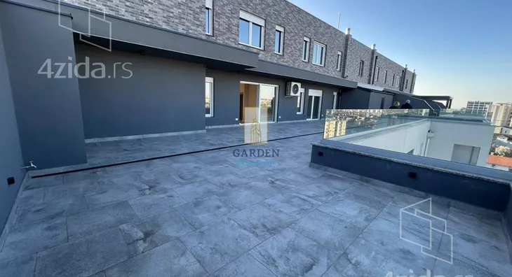 Četvoroiposoban stan | 4zida