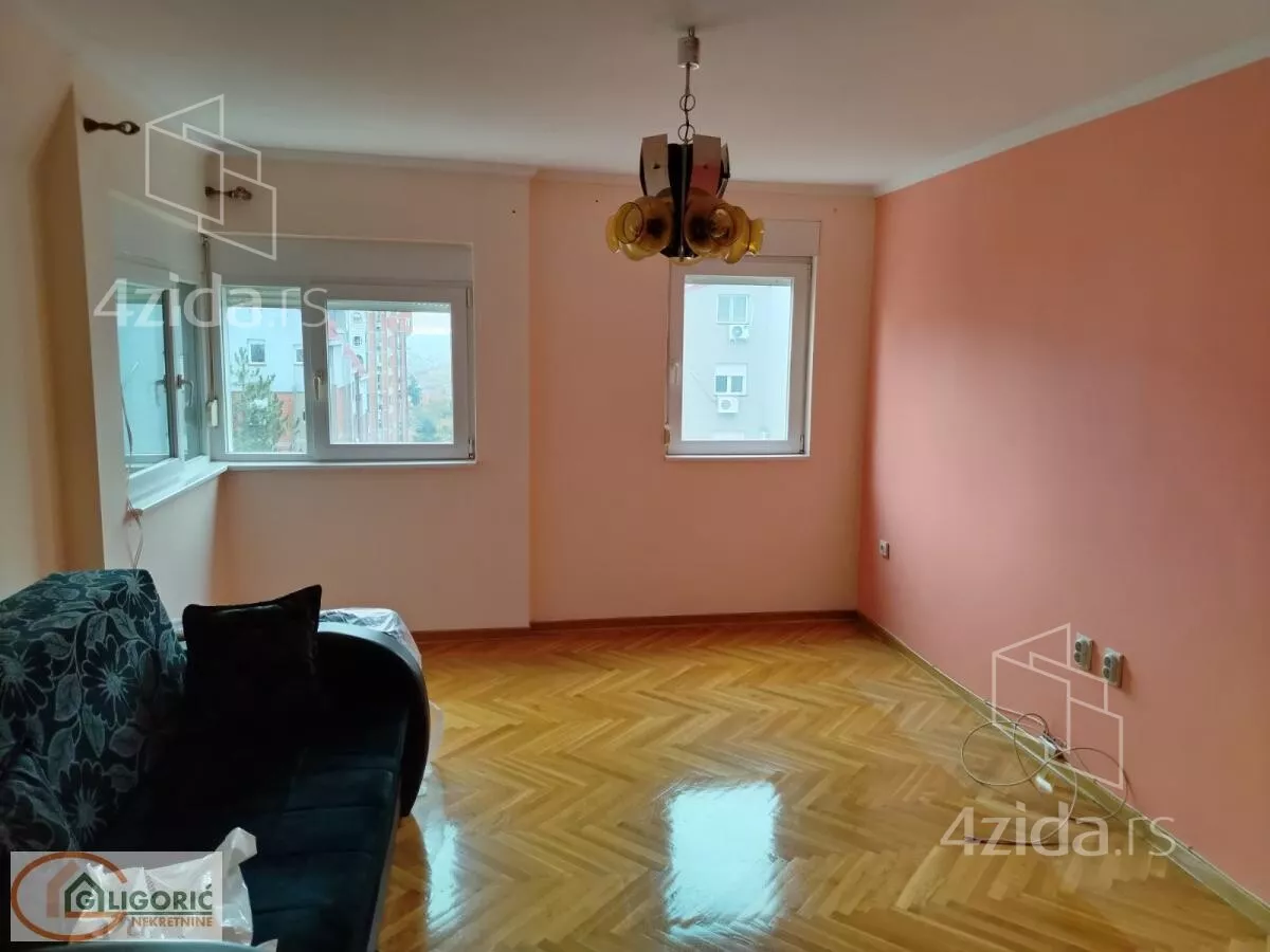 Petosoban stan | 4zida