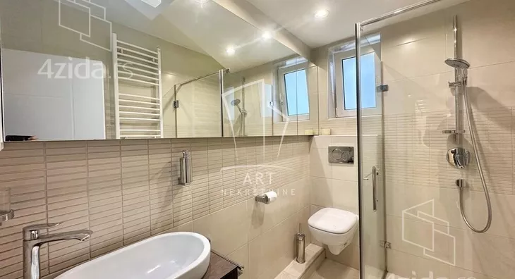 Petosoban stan | 4zida