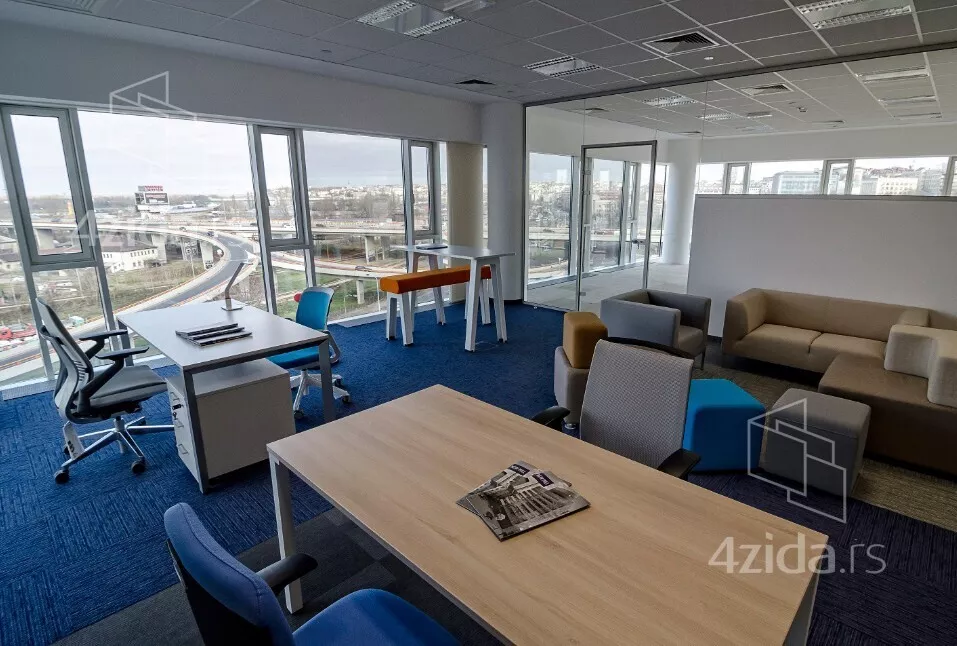 Poslovna zgrada | 4zida