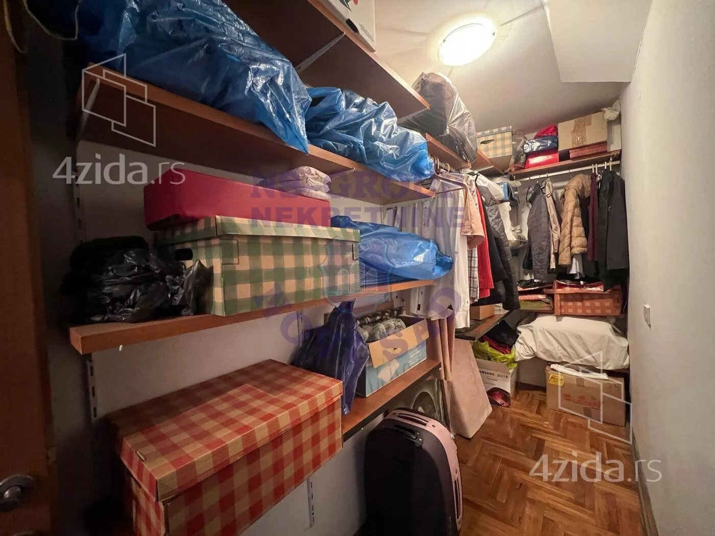 Četvoroiposoban stan | 4zida