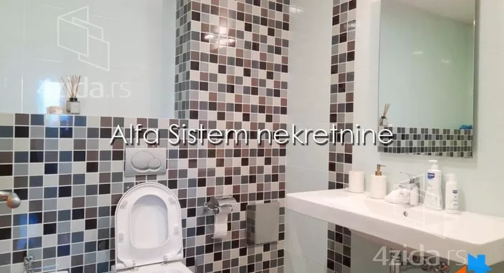 Šestosoban stan | 4zida