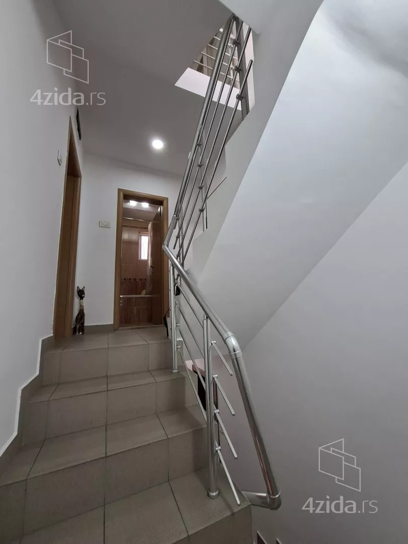 3-etažna kuća | 4zida