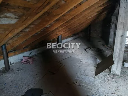 Kneževačka | 4zida.rs