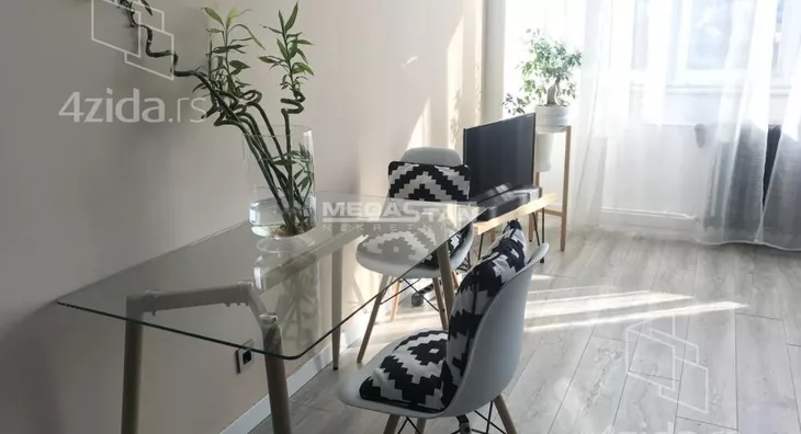 Petosoban stan | 4zida