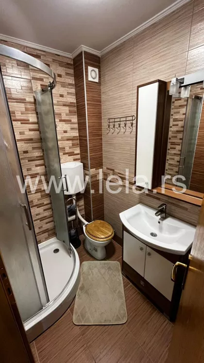 Jezero | 4zida.rs