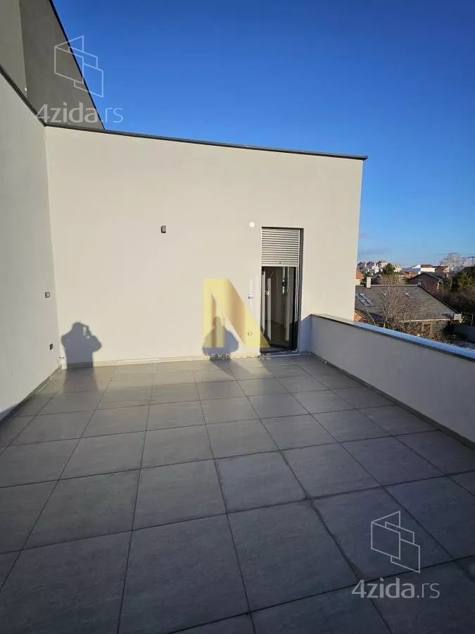 Troiposoban stan | 4zida