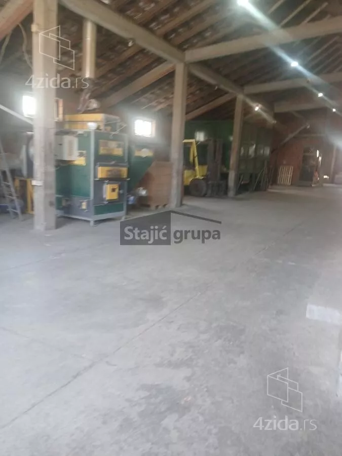 Poslovna zgrada | 4zida