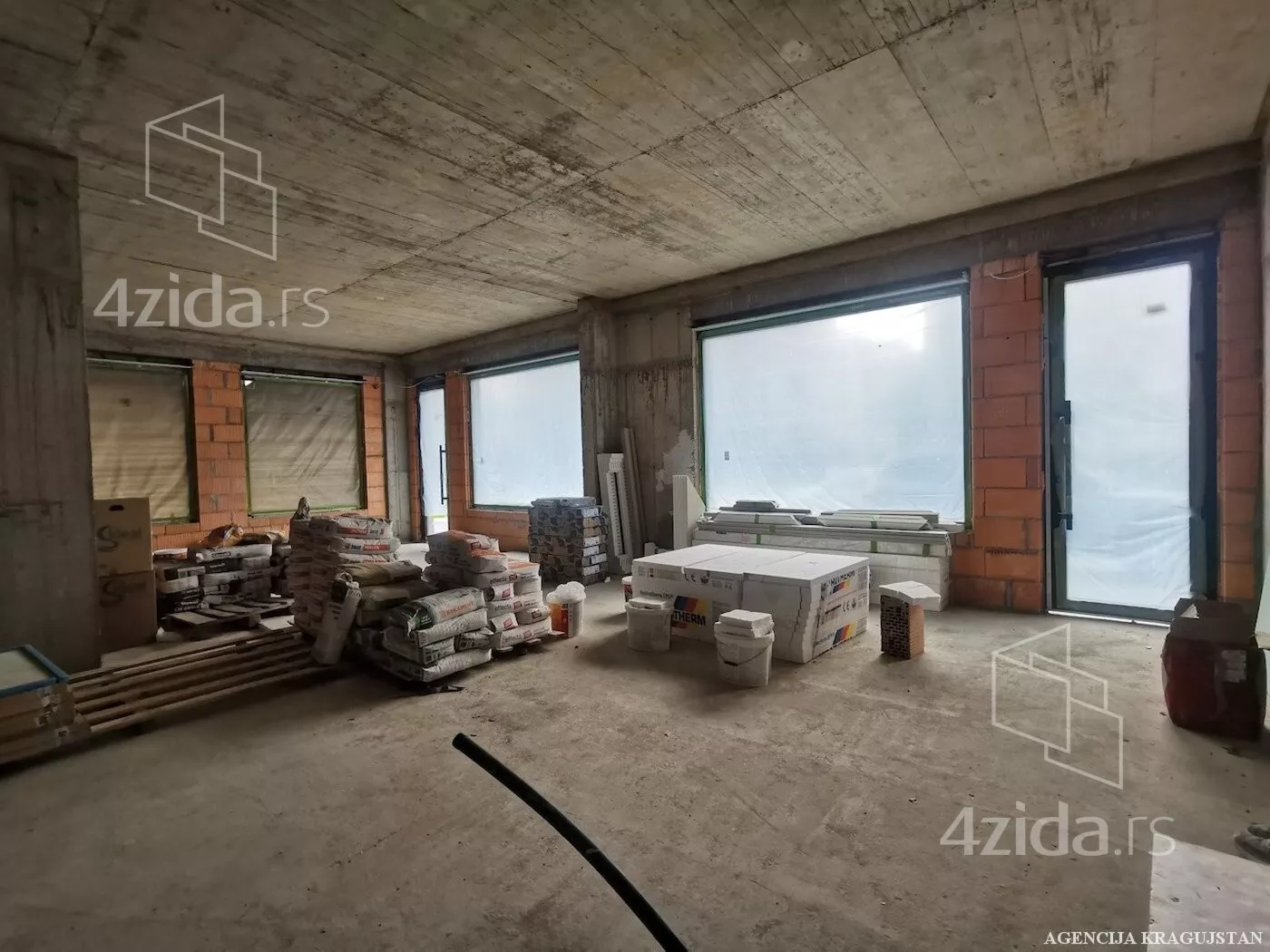 Poslovni prostor | 4zida