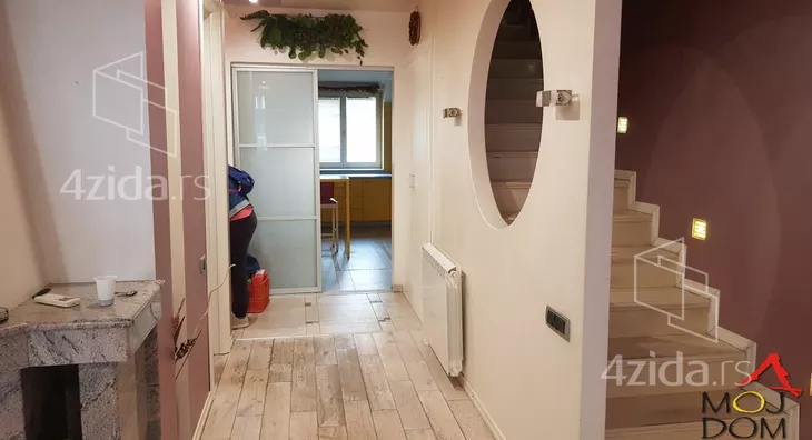 Šestosoban stan | 4zida