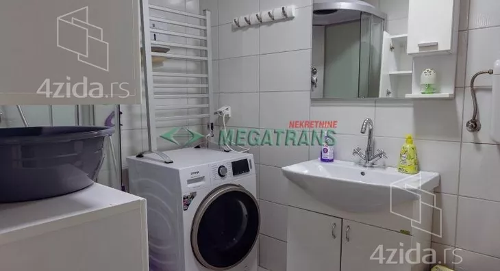 Petosoban stan | 4zida