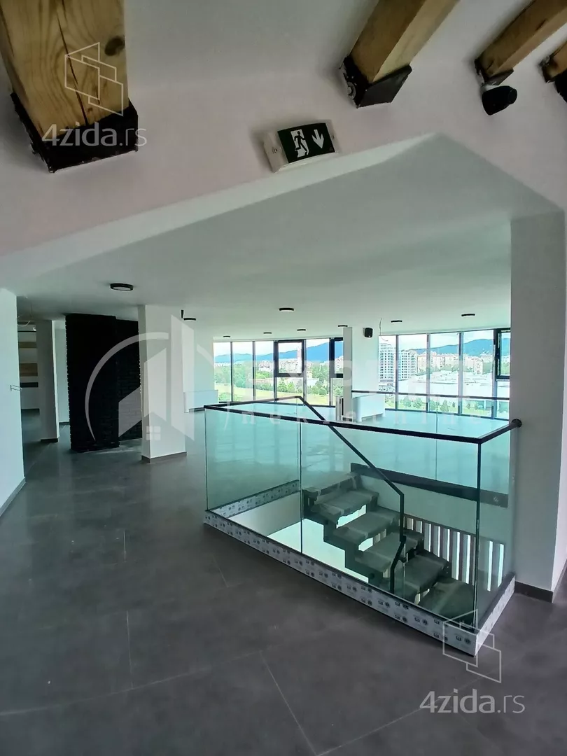 Lokal | 4zida