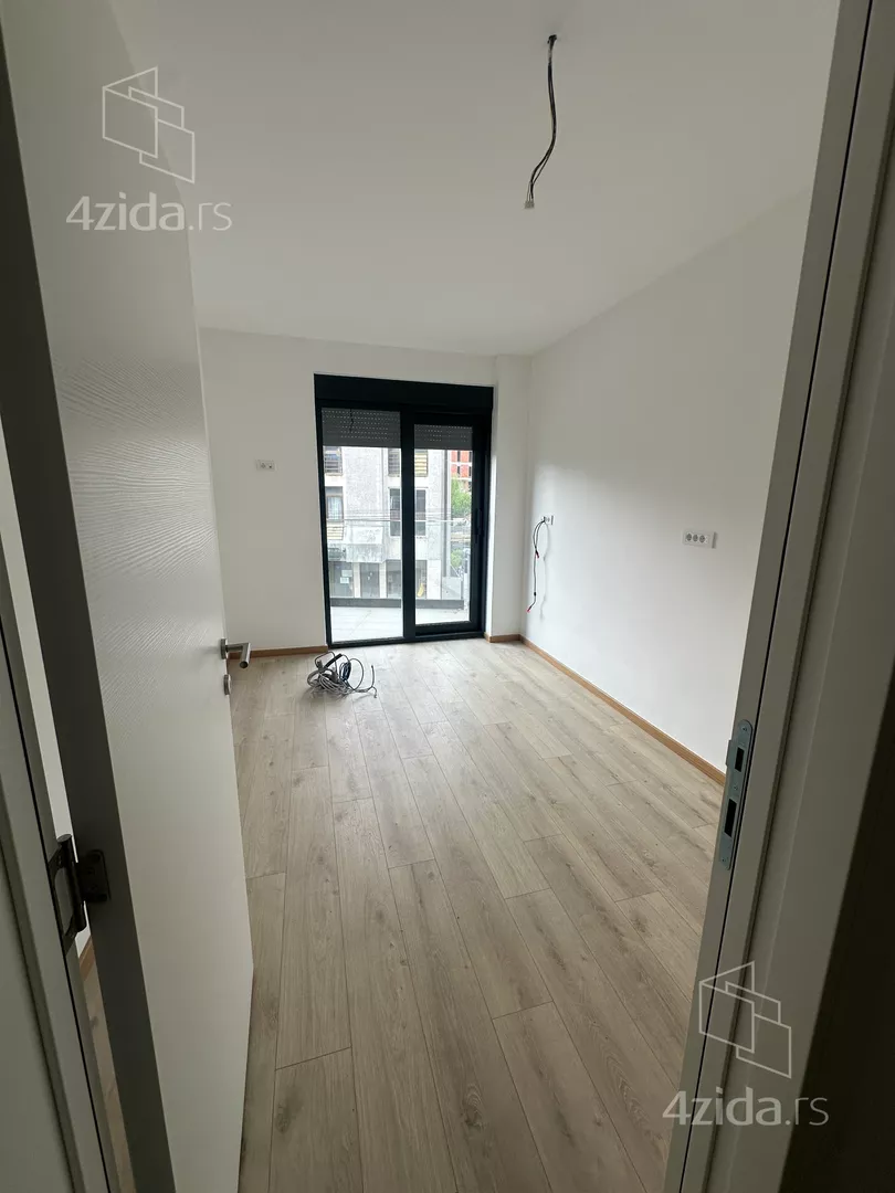 Četvoroiposoban stan | 4zida