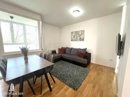 Vjekoslava Kovača | 4zida.rs