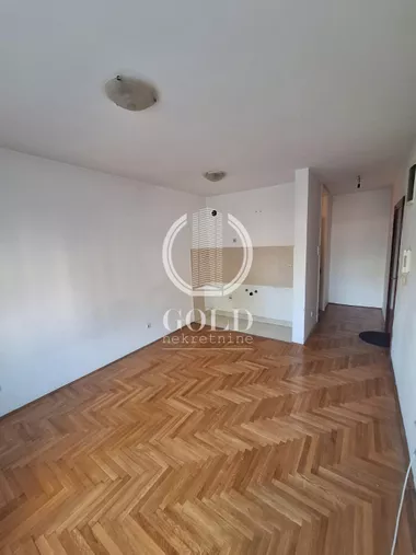Bulevar Cara Lazara