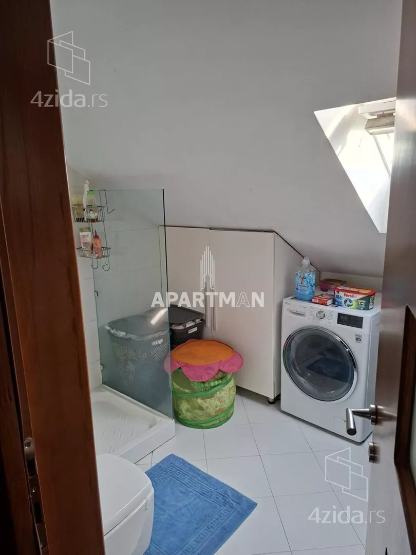 Petosoban stan | 4zida