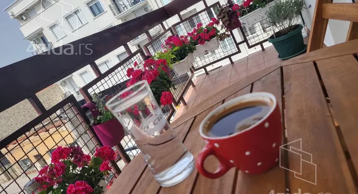 Troiposoban stan | 4zida