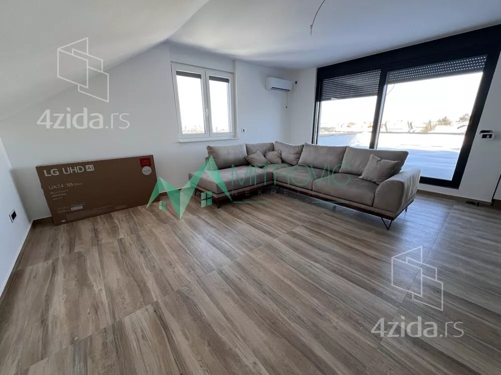 Šestosoban stan | 4zida