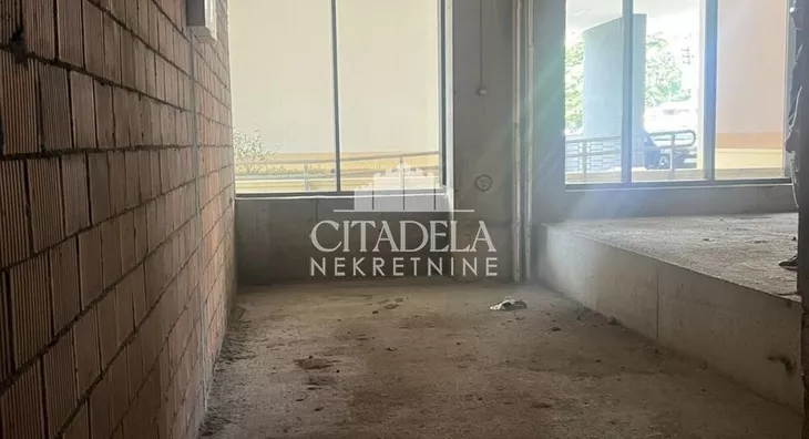 Lokal | 4zida