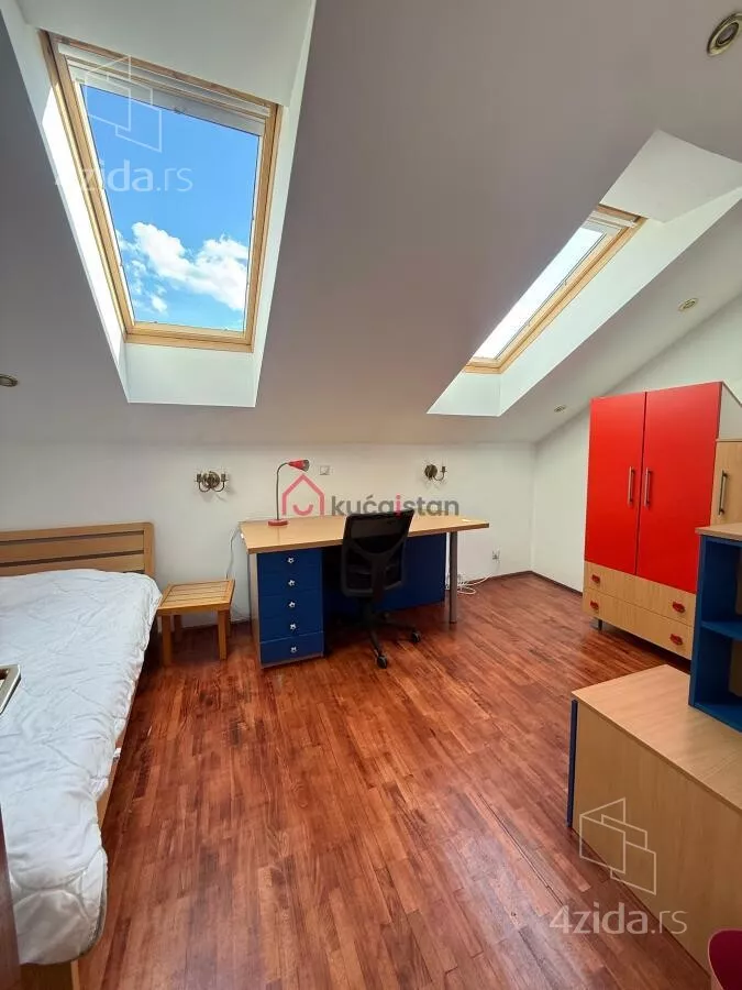 Petosoban stan | 4zida