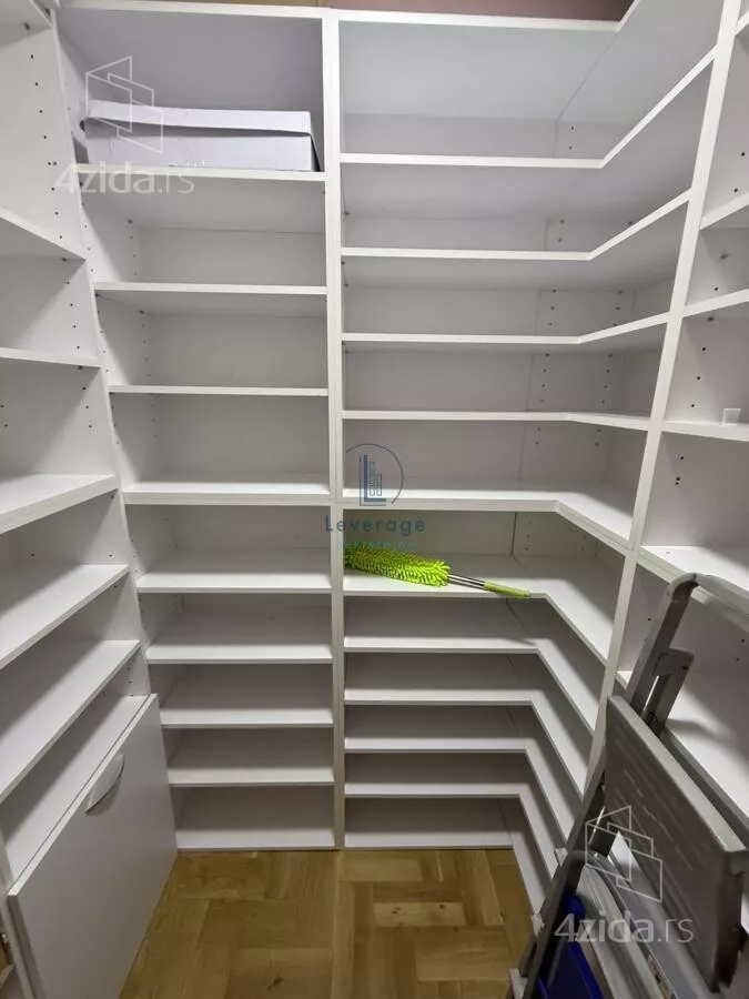 Četvoroiposoban stan | 4zida