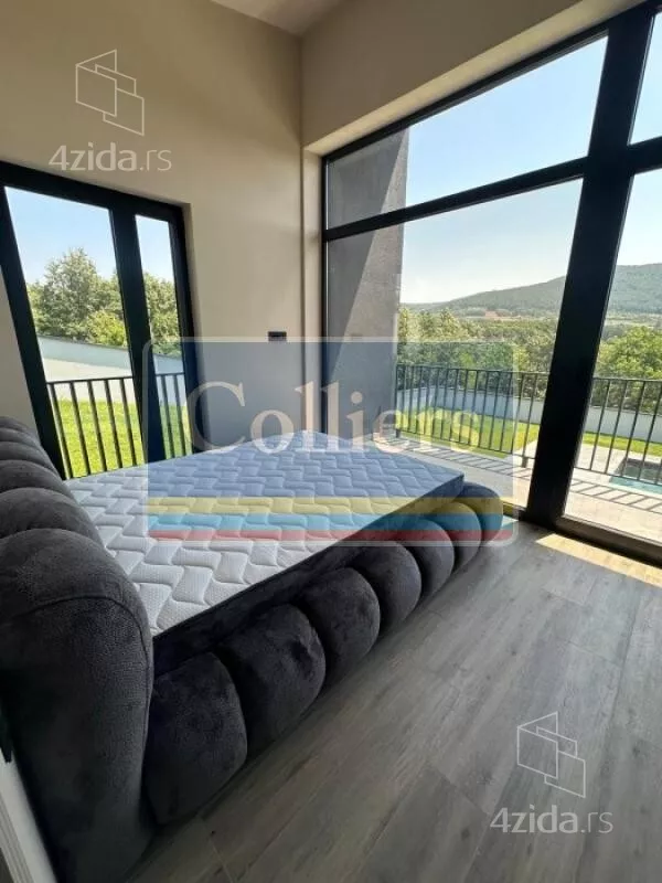 Sedmosoban stan | 4zida