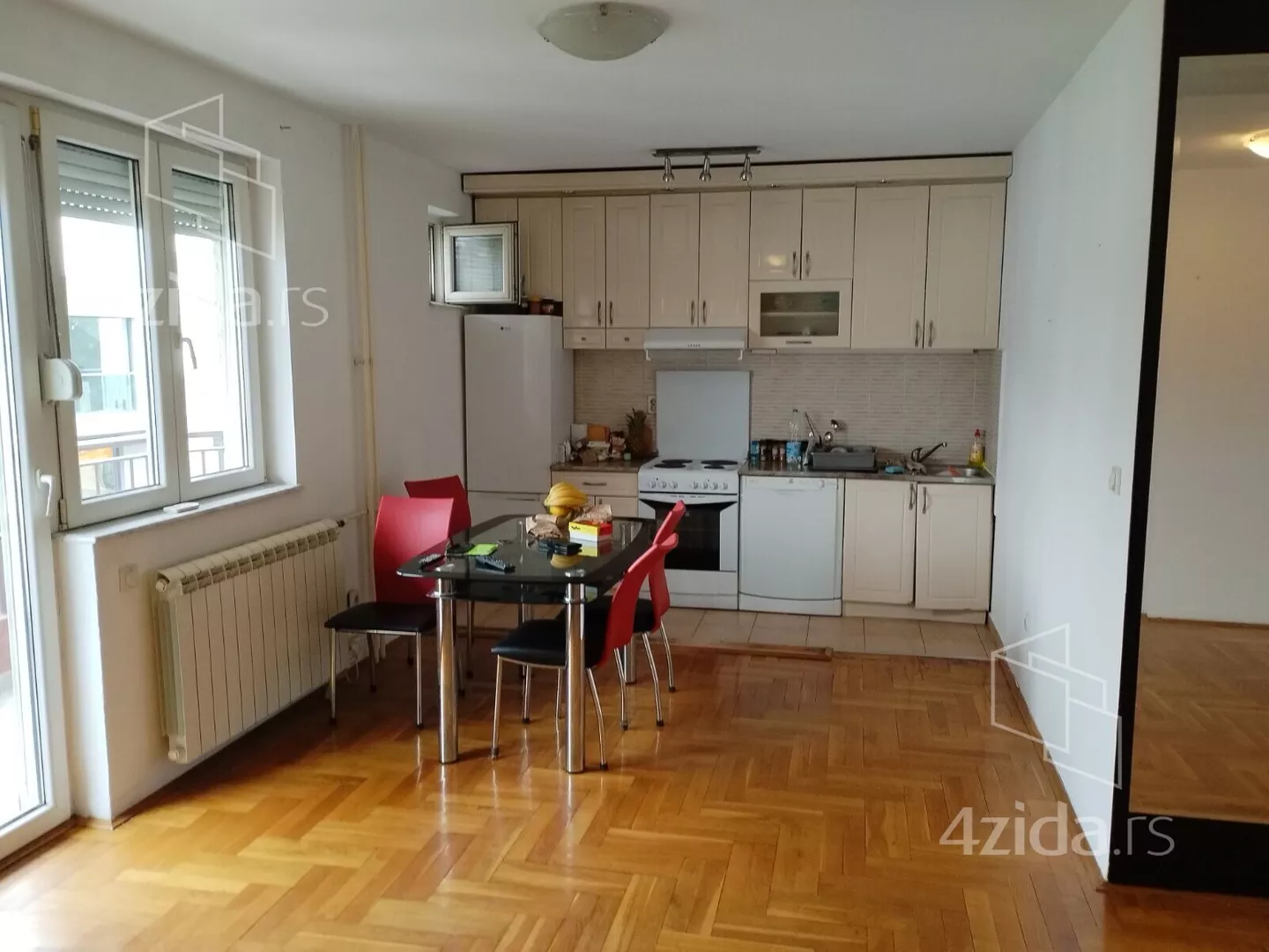 Troiposoban stan | 4zida