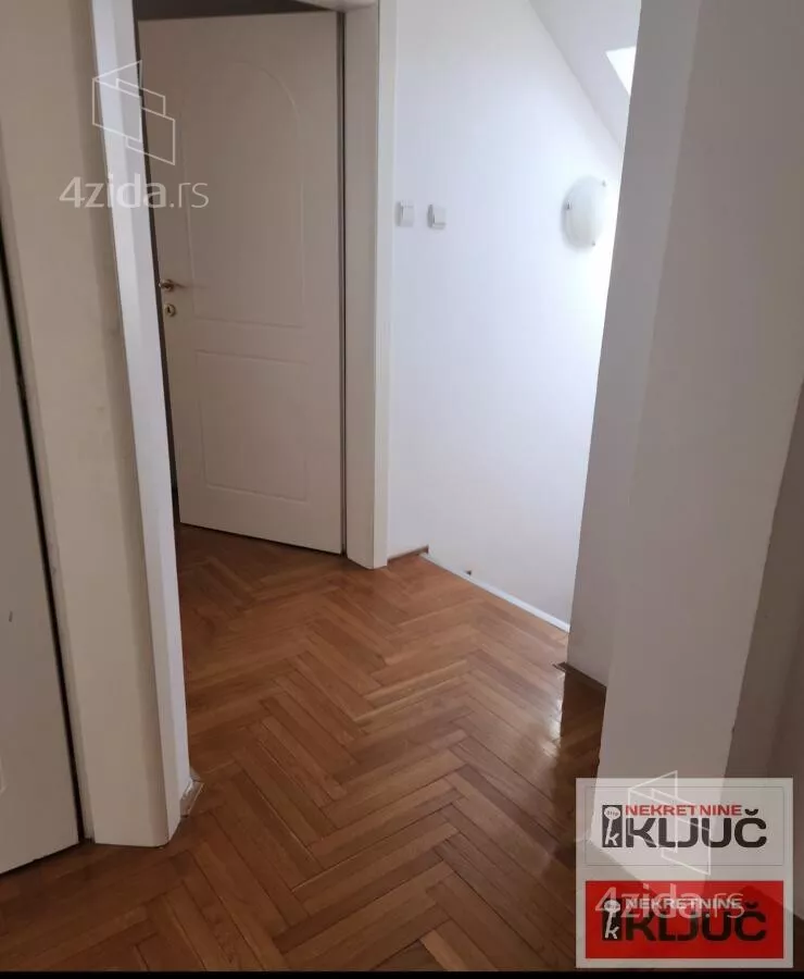 Četvoroiposoban stan | 4zida