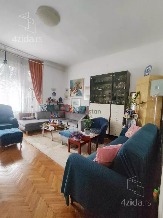 Šestosoban stan | 4zida