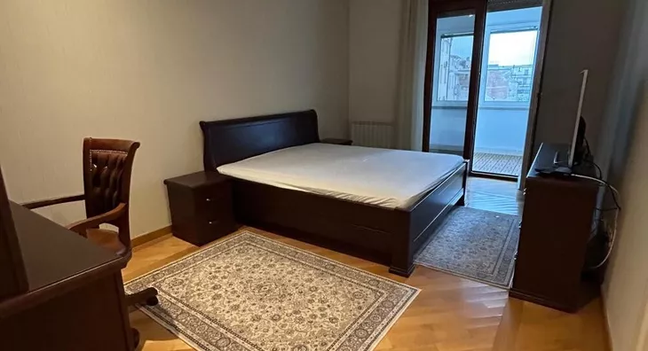 Četvoroiposoban stan | 4zida