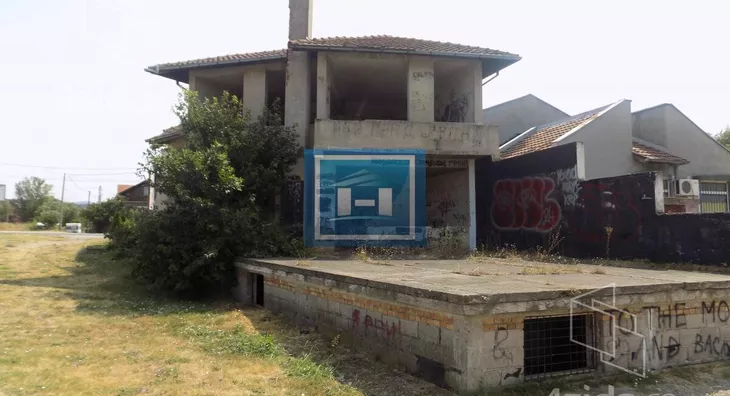 Poslovna zgrada | 4zida