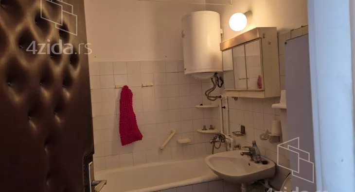 Četvoroiposoban stan | 4zida