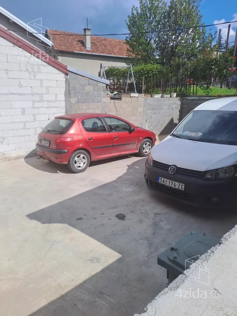 Parking | 4zida