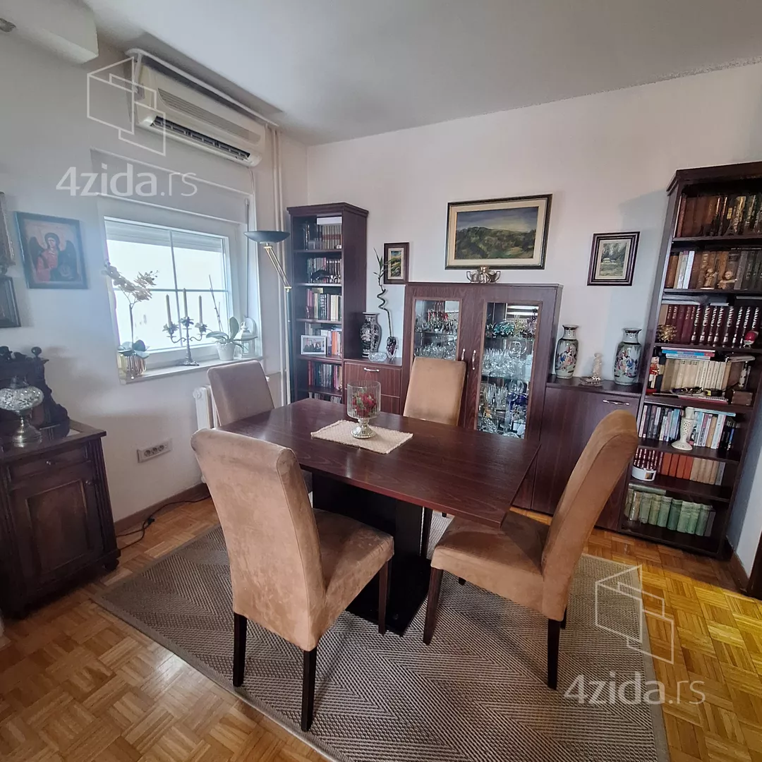 Troiposoban stan | 4zida