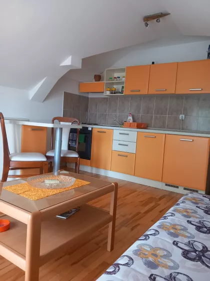 Nemanjina 24 | 4zida.rs