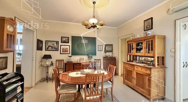 Petoiposoban stan | 4zida