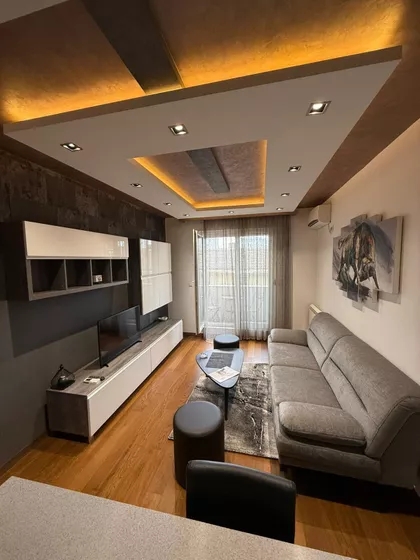 Đeram pijaca | 4zida.rs