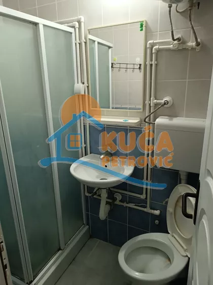 Rentgenova | 4zida.rs