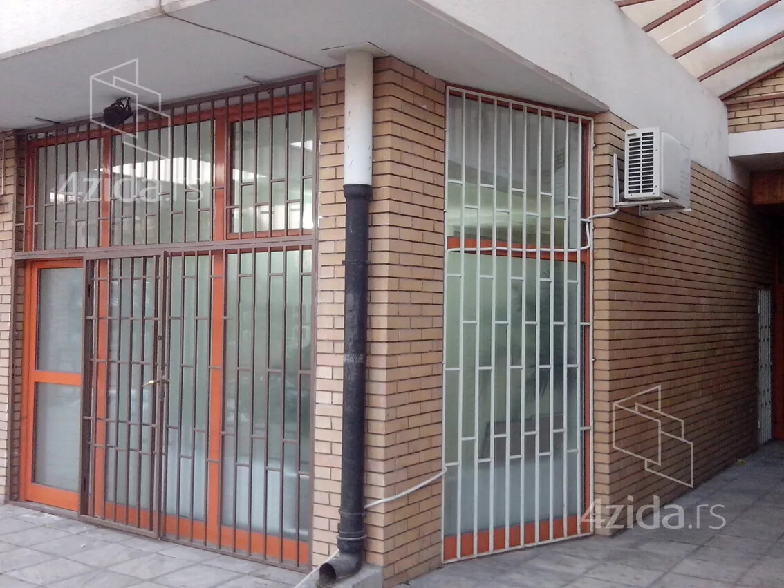 Lokal | 4zida