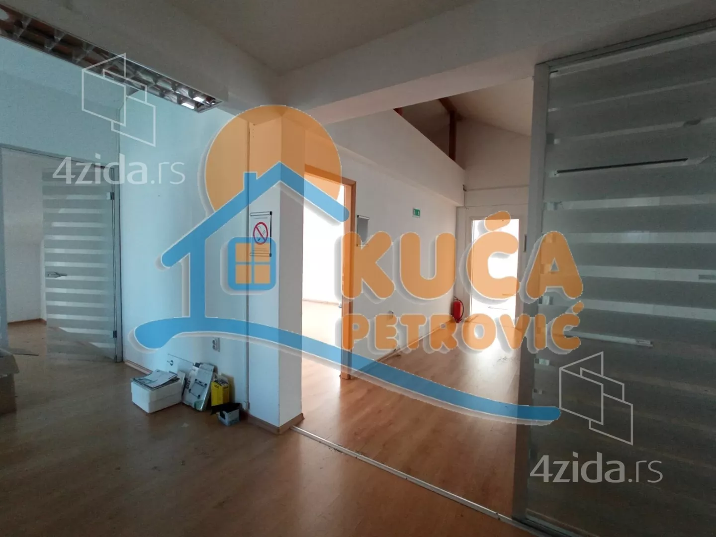 Lokal | 4zida