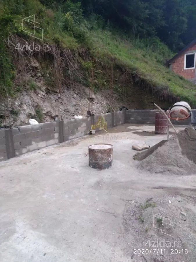 Plac | 4zida
