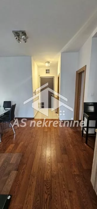 Vukov Spomenik | 4zida.rs