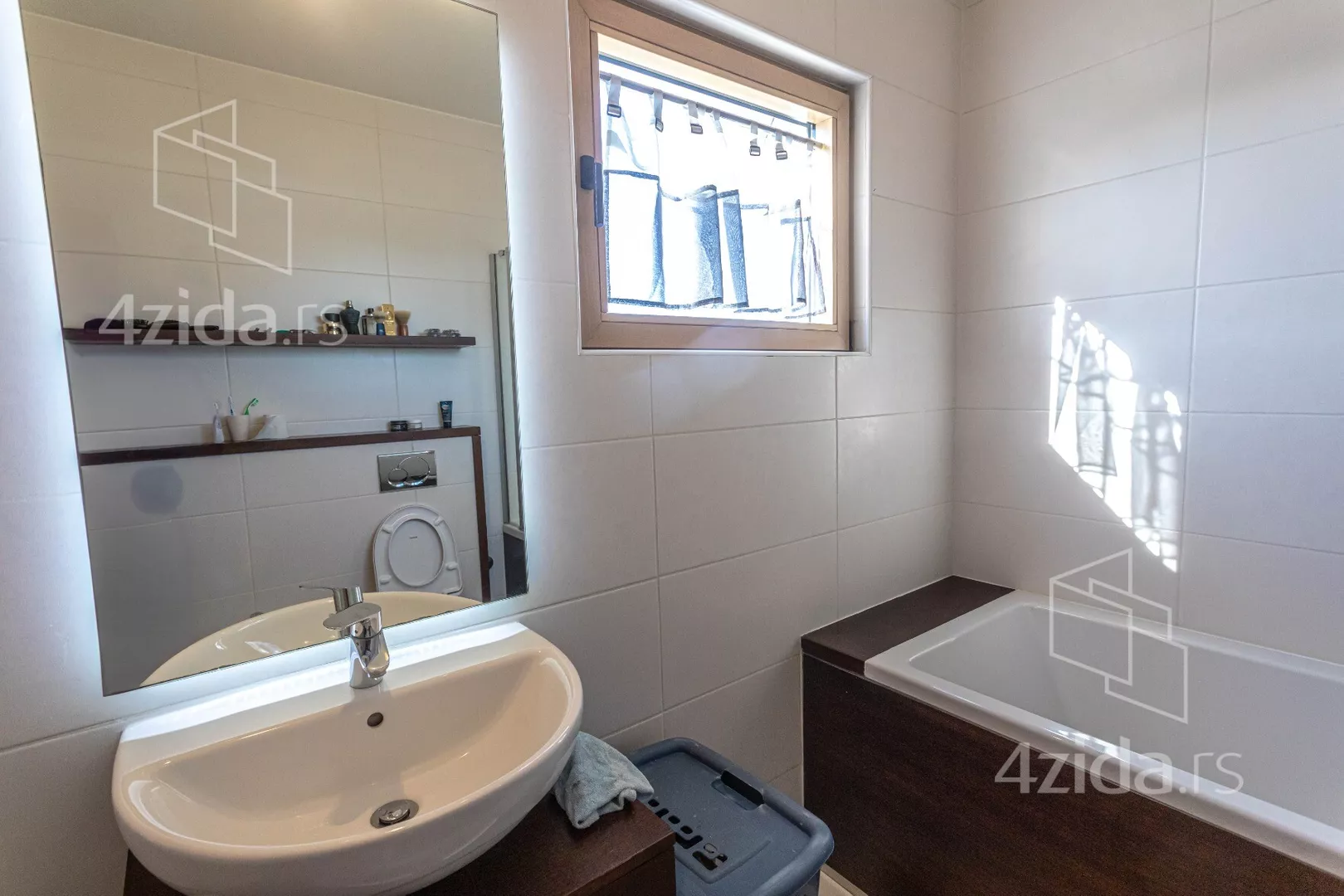 Šestosoban stan | 4zida