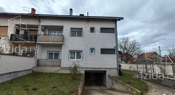 3-etažna kuća | 4zida