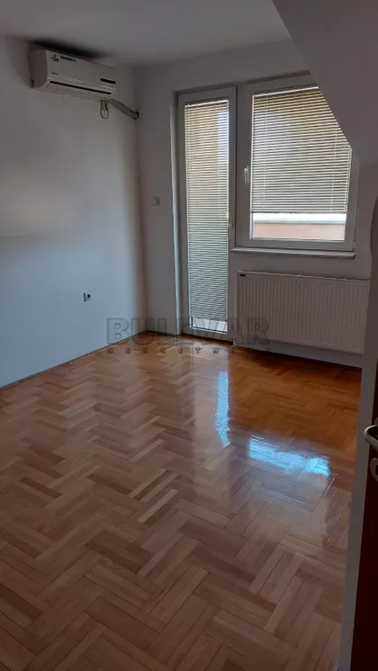 Cara Dušana | 4zida.rs