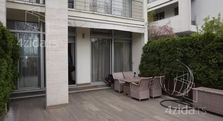 Petosoban stan | 4zida