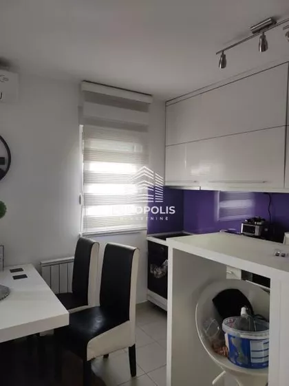 Učitelja Mihailovića | 4zida.rs