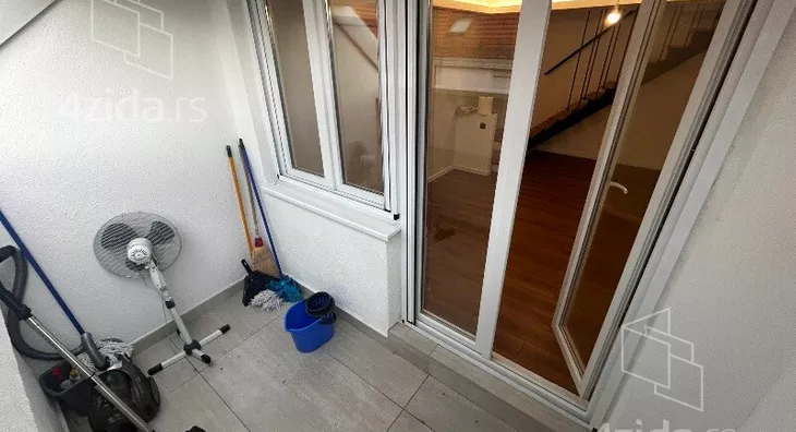 Četvoroiposoban stan | 4zida