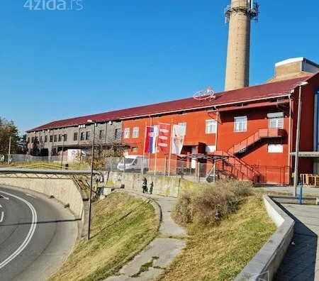 Poslovna zgrada | 4zida