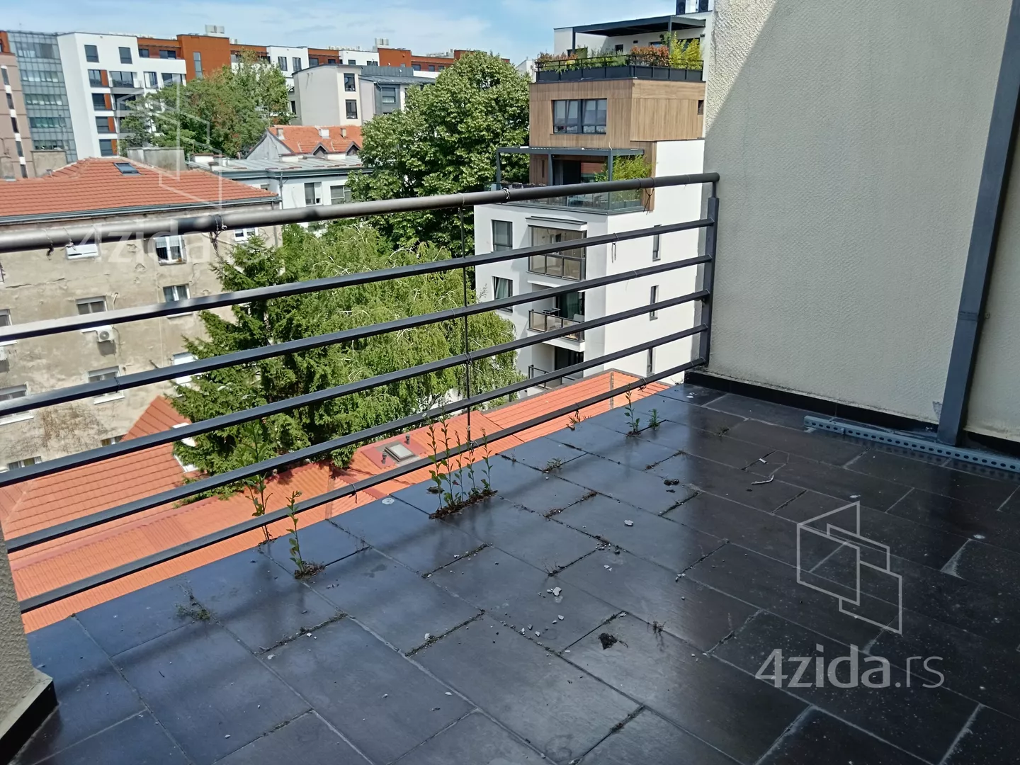 Šestosoban stan | 4zida